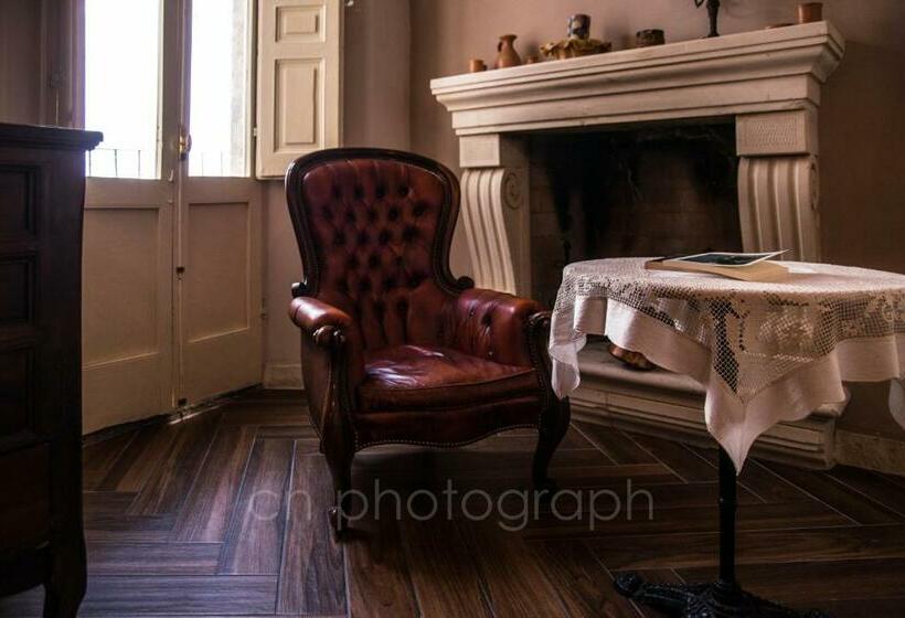 سوئیت با تخت بزرگ, La Dimora Del Falconiere   Luxury Suites