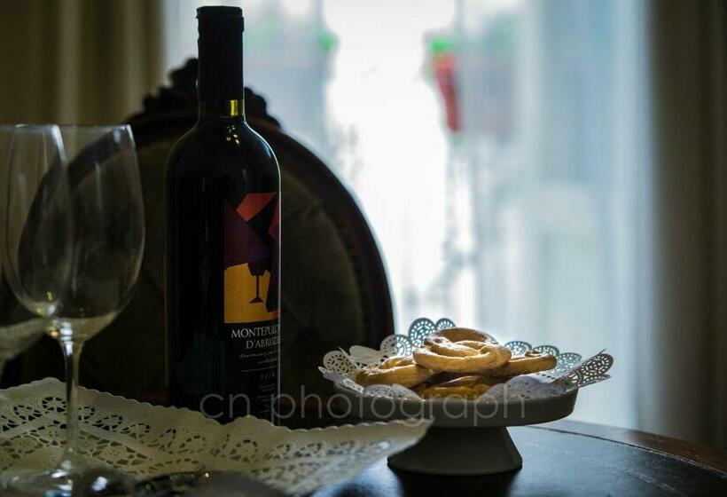 سوئیت با تخت بزرگ, La Dimora Del Falconiere   Luxury Suites