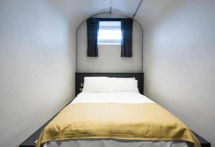 带共用浴室的标准房间, Code Pod – The Court  Edinburgh