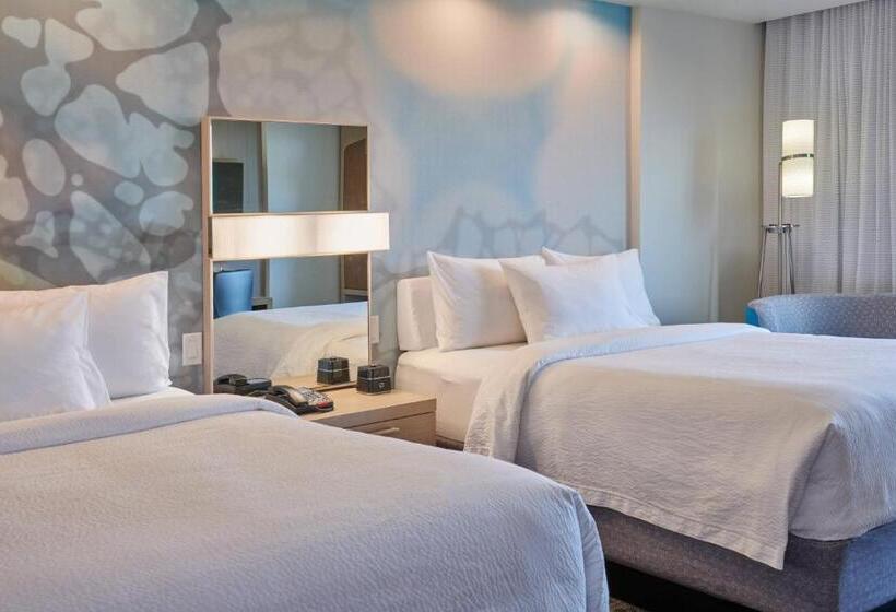 Номер Стандартный Кровать Куин, Courtyard By Marriott Petoskey At Victories Square