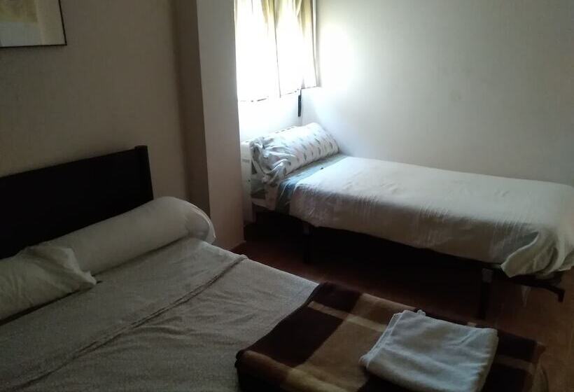 Трехместный Номер Стандарт Совместная Ванная, Casa Rural Albergue Fuente Bellido   Hostel