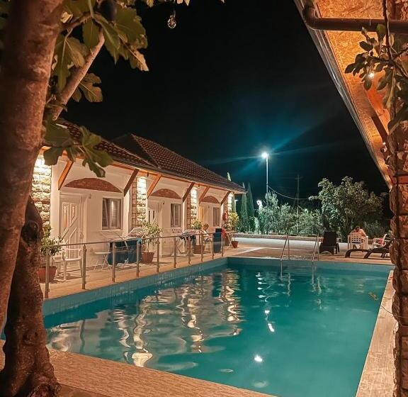 Семейный Номер Вид на Сад, Guesthouse Lord Byron