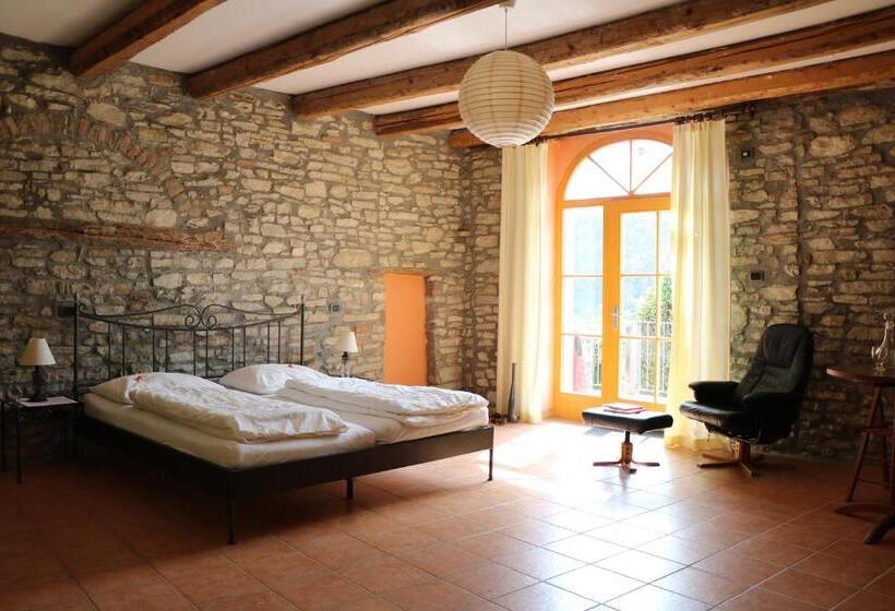 Номер Стандарт с Балконом, Casa Re   B&b E Vino A Montabone