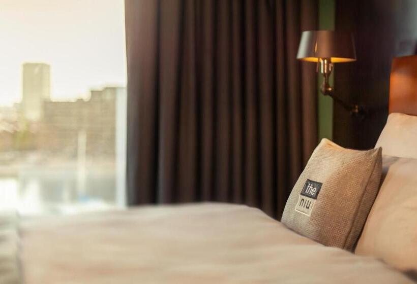 Номер Стандарт, Holiday Inn   The Niu, Fender Amsterdam