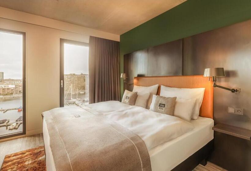 Номер Superior, Holiday Inn   The Niu, Fender Amsterdam
