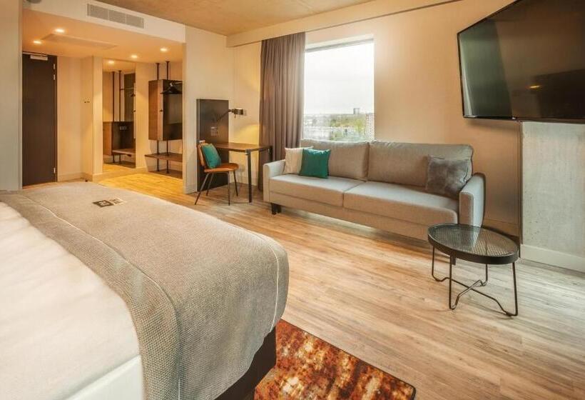 Номер Deluxe, Holiday Inn   The Niu, Fender Amsterdam