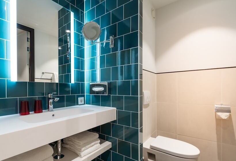 Номер Superior, Holiday Inn   The Niu, Fender Amsterdam