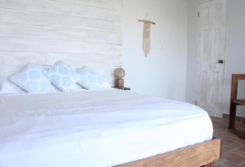 غرفة قياسية مطلّة علي البحر, Bird Island Bungalows