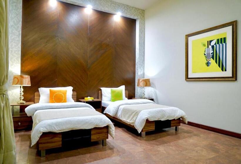 اتاق استاندارد, Circle Club Faisalabad