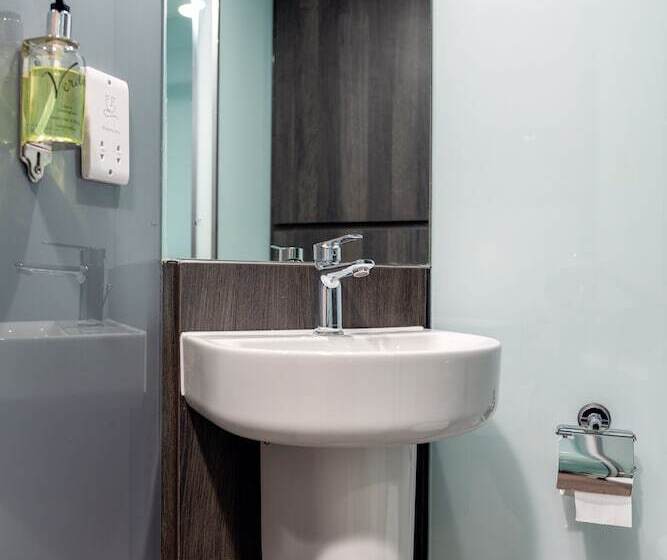 Семейный Номер, Easyhotel Milton Keynes