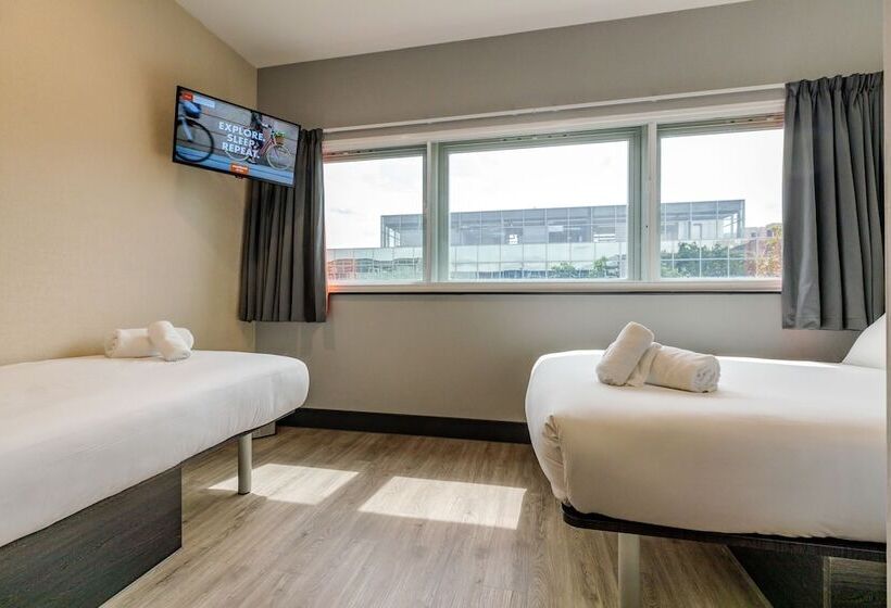 Семейный Номер, Easyhotel Milton Keynes