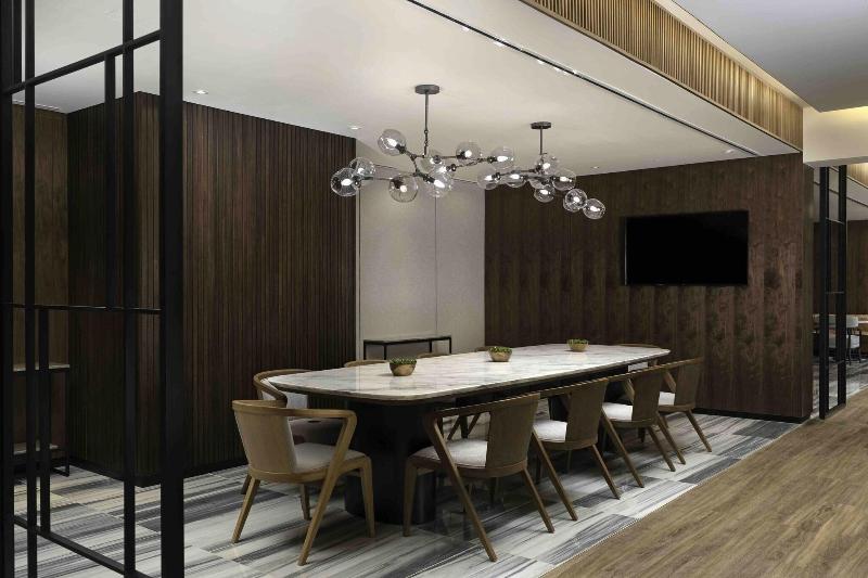 Президентский Люкс, Sheraton Manila
