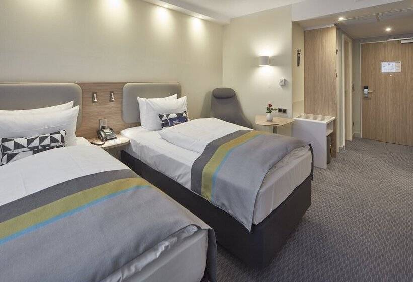 Номер Стандарт, Holiday Inn Express   Merzig, An Ihg