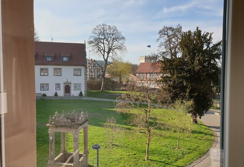 Номер Стандарт, Schloss Buchenau