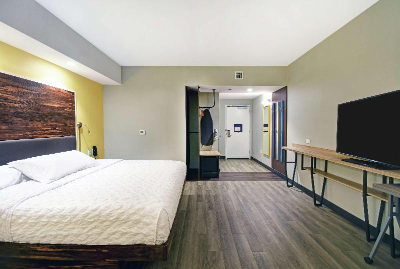 اتاق استاندارد سه تخته با سرویس بهداشتی مشترک, Douzi Hotel Xpark. Gloria Outlets. Taoyuan Mrt