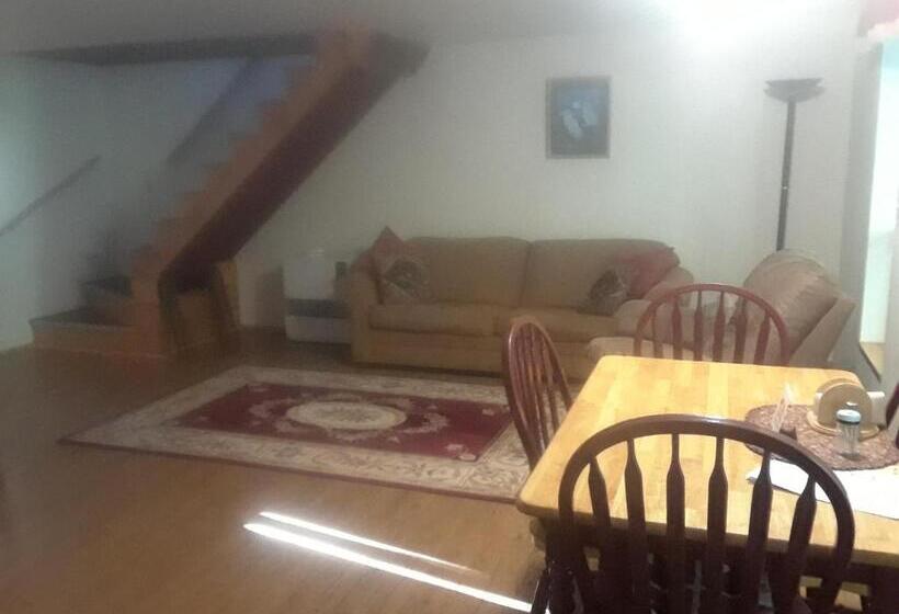 Люкс Вид на Сад, Alaska's Northland Inn