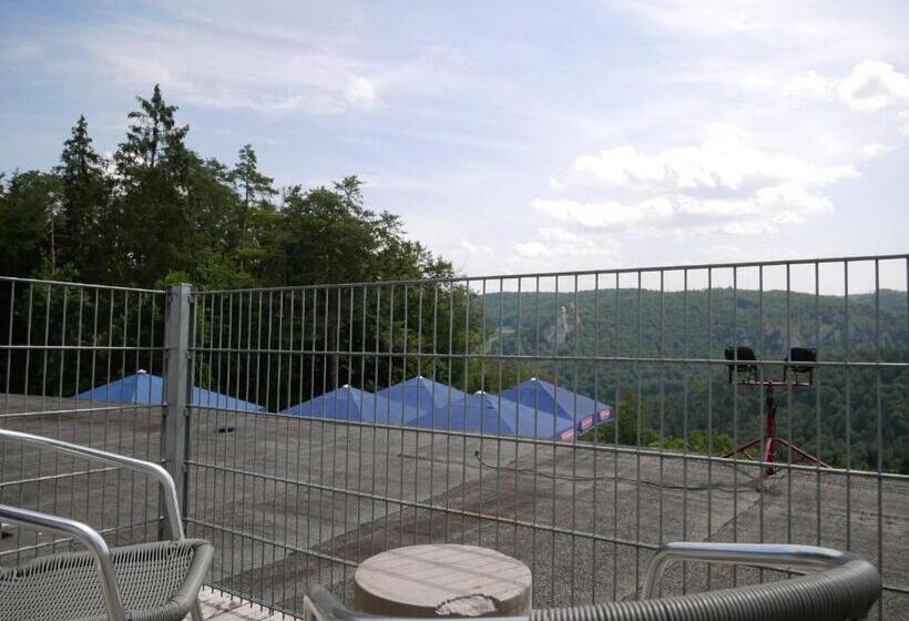 Номер Стандарт с Балконом, Berghaus Knopfmacher