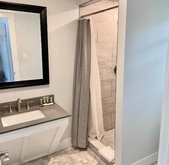 Номер Deluxe Кровать Кинг, Elk Rapids Lakeshore Inn