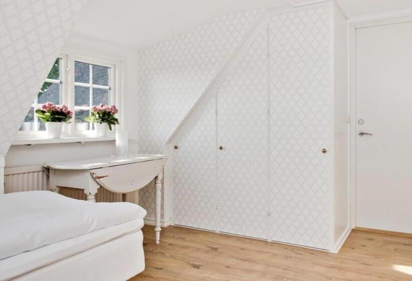 家庭房间共用浴室, Husargårdens Bed & Breakfast