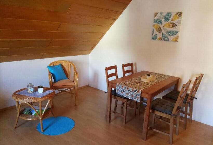Апартаменты 2 Спальни, Gasthof Zur Burg
