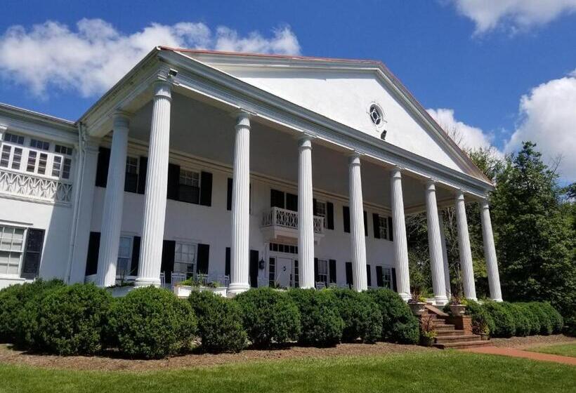 Номер Deluxe, Historic Rosemont Manor