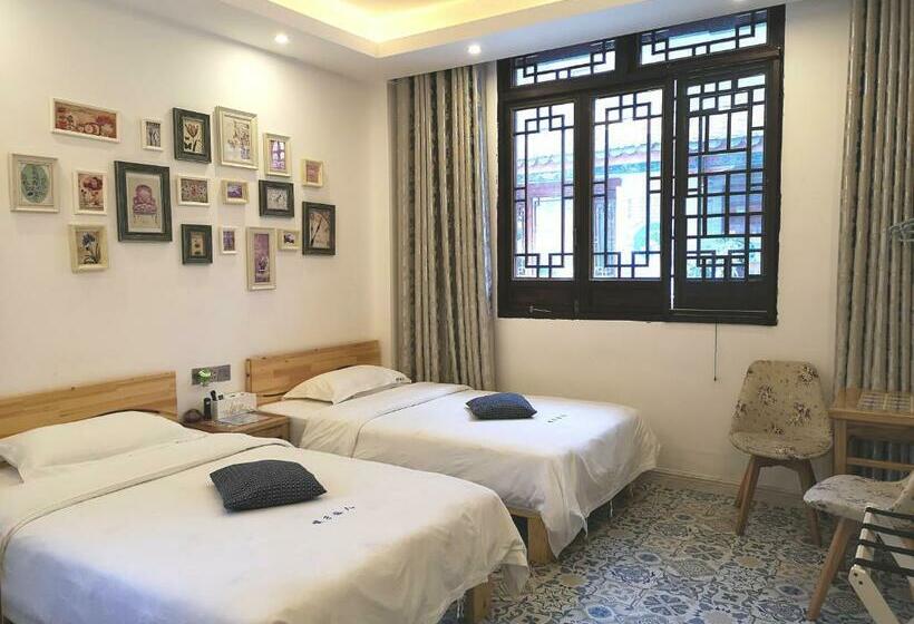 اتاق لوکس, Emerald Adventures Guesthouse