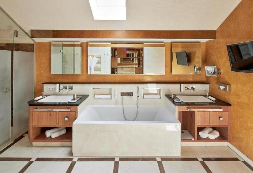 Family Suite, Wellness  & Sporthotel Jagdhof