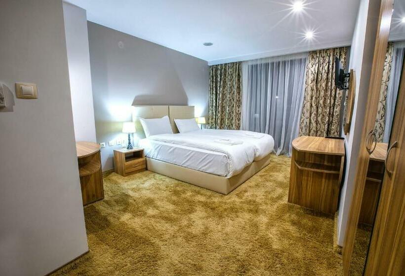 Standard-huone, Andon Angelov