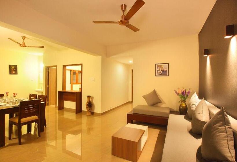 Апартаменты 3 Спальни, Laimar Suites