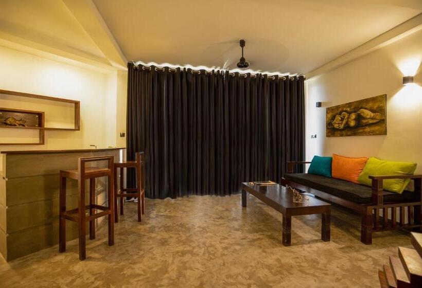 디럭스 트리플 룸, Kalapuwa Resort