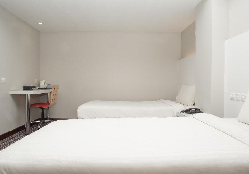 스탠다드 룸, Capital O 90083 Riverfront Inn