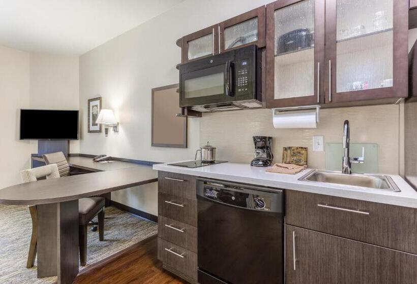 Студио Стандарт Кровать Кинг, Candlewood Suites   Davenport, An Ihg