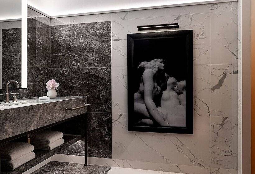 デラックスルーム, Four Seasons Hotel Montreal