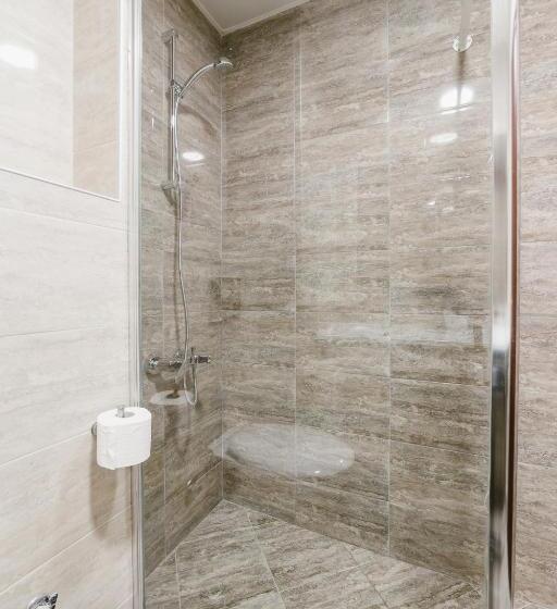 اتاق استاندارد با تخت بزرگ, Family Hotel Ring & Thermal