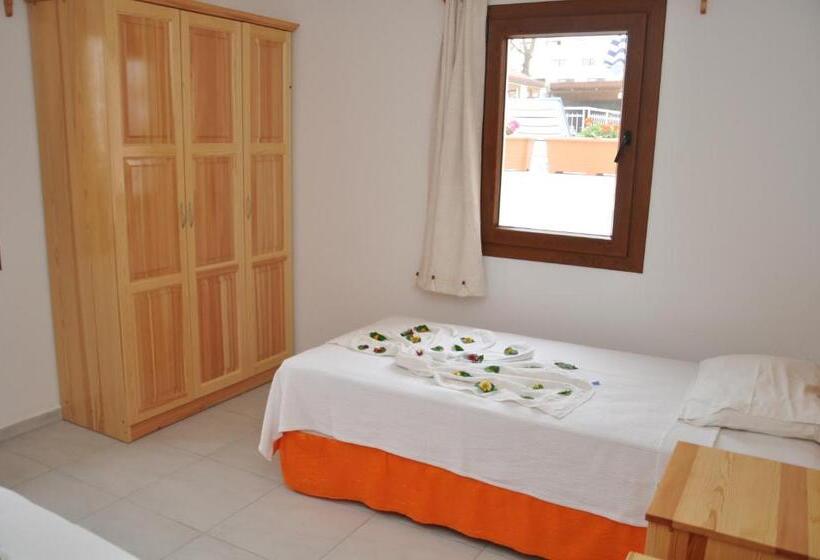 Quarto Quádruplo Estandar, Water Garden Apart Otel