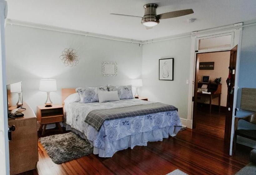 Номер Deluxe Кровать Кинг, Georges On York B&b