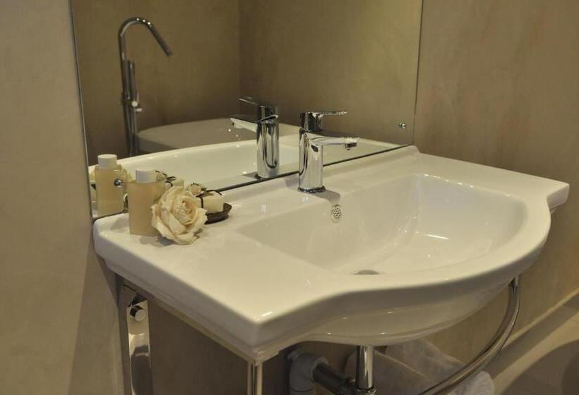 Номер Стандарт Вид на Бассейн, House And Heart Guest House