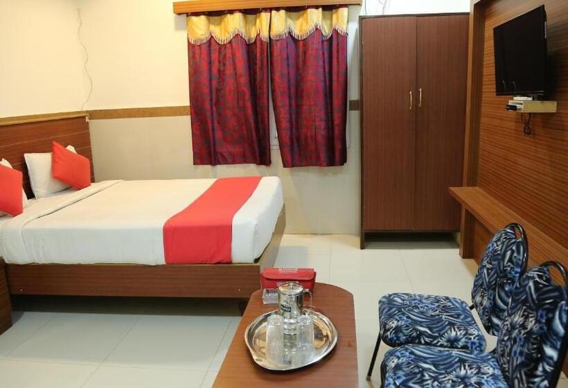 デラックスルーム, Kumaran Millenium Residency