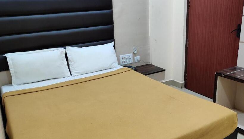 スタンダードルーム, Kumaran Millenium Residency