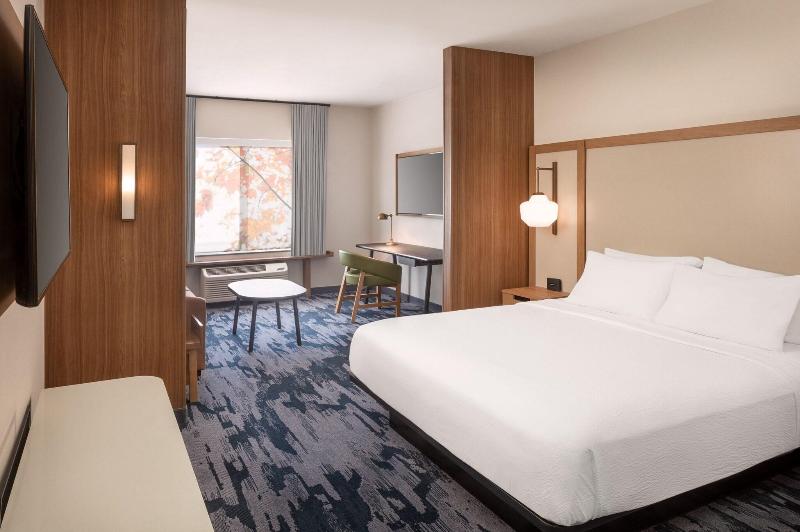 Люкс Кровать Кинг, Fairfield Inn & Suites By Marriott Fresno North/shaw Avenue