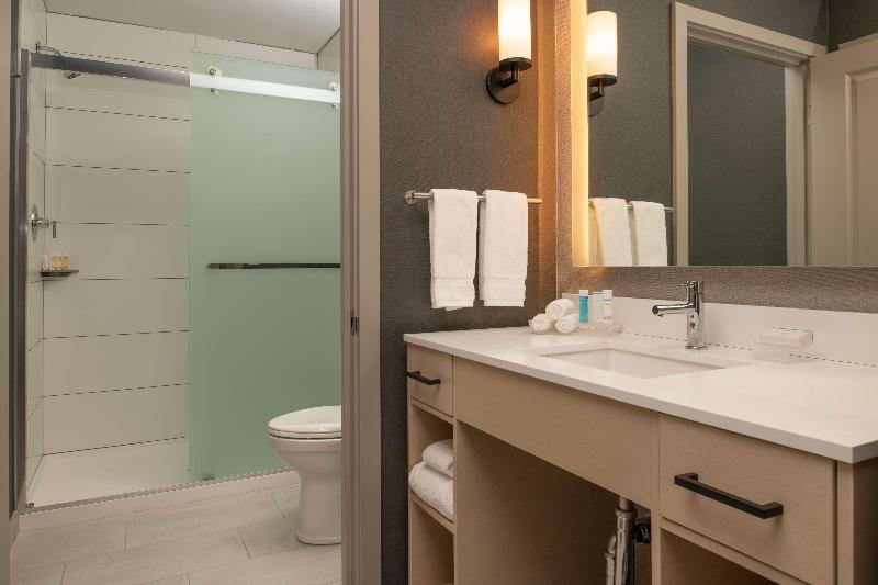 스위트 킹사이즈 침대, Homewood Suites By Hilton Belmont