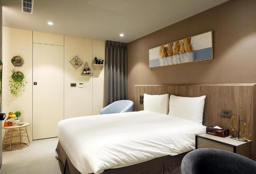 اتاق لوکس, K