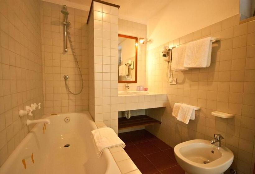 اتاق استاندارد چهار تخته, B&b La Casa Degli Ulivi
