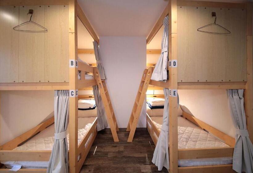 浴室共有ファミリールーム, Trip & Sleep Hostel