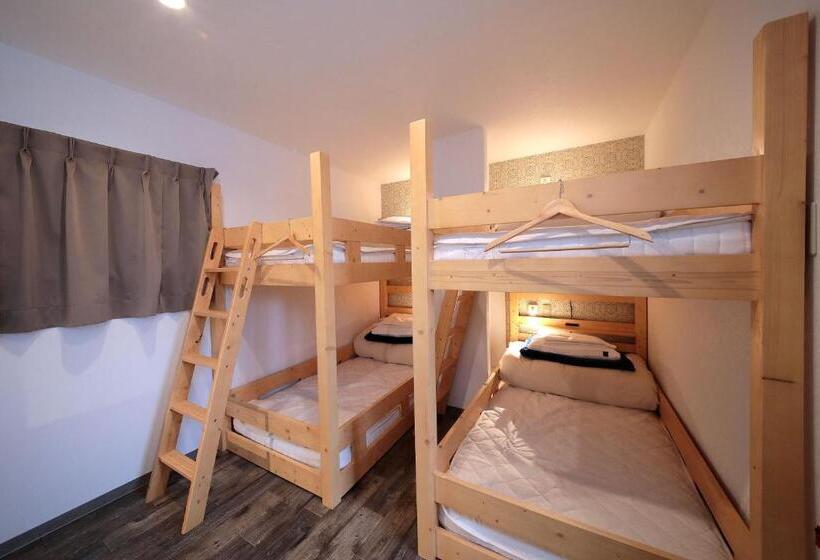 Семейный Номер Совместный Санузел, Trip & Sleep Hostel