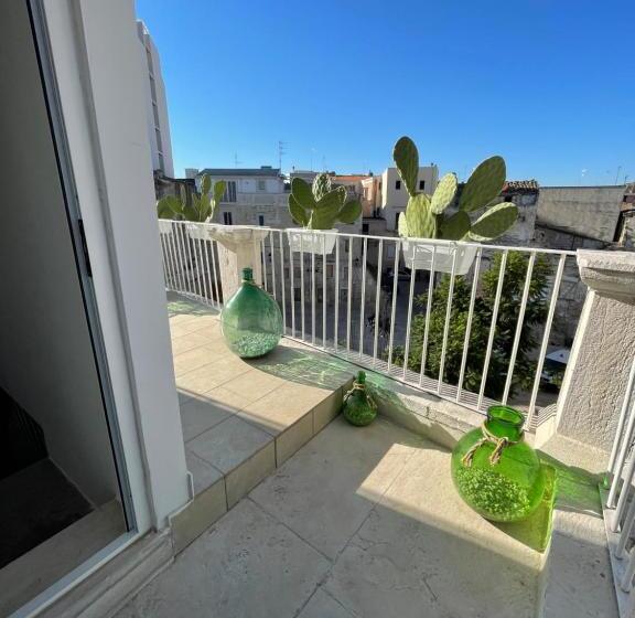 اتاق استاندارد چهار تخته, Il Borgo