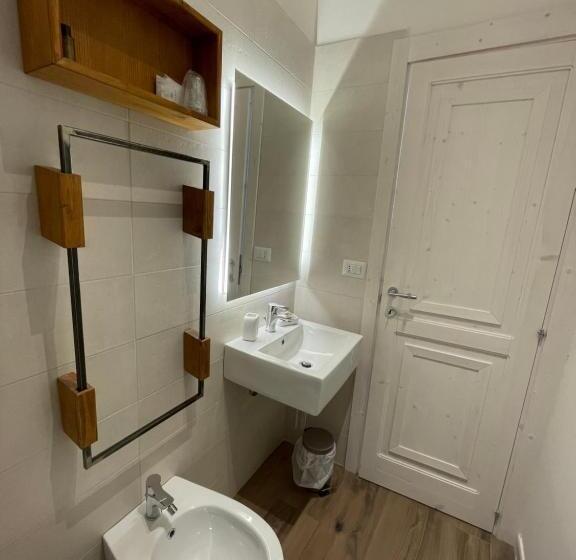 اتاق استاندارد چهار تخته, Il Borgo