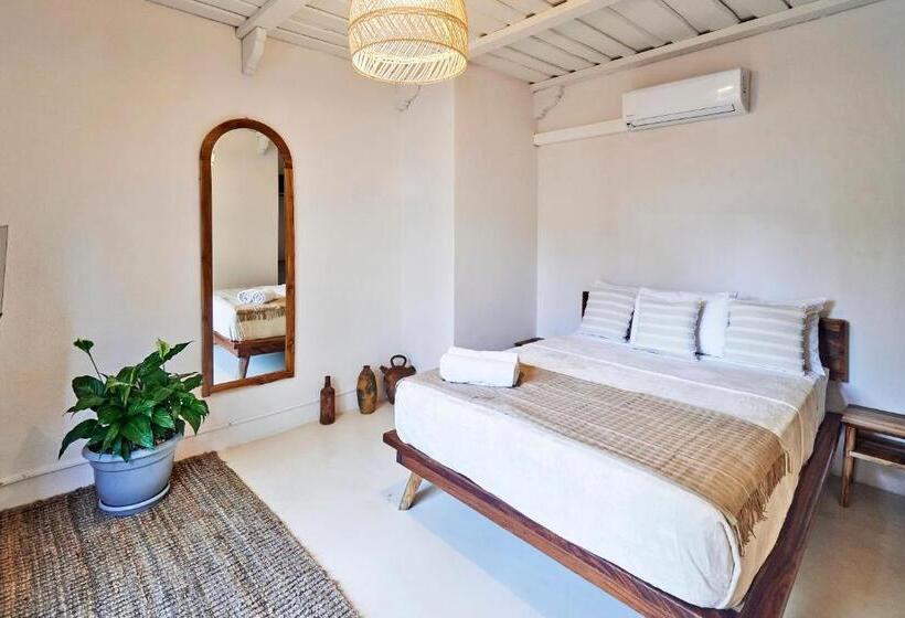 Люкс Вид на Бассейн, Paradise Beach Lodge