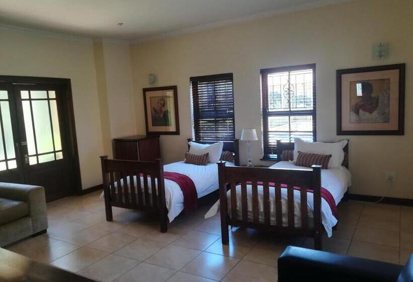 Семейный Номер, Moon And Sixpence Garden Guest House