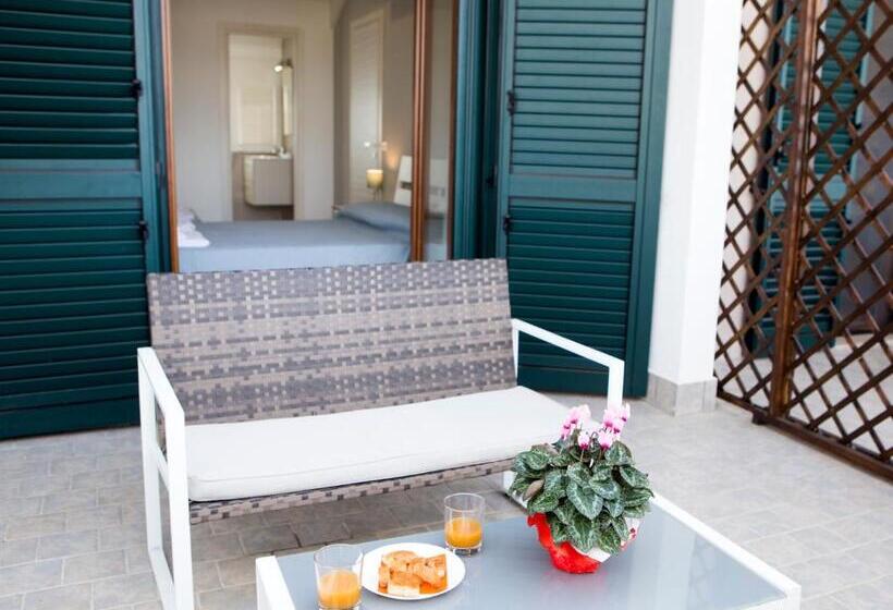 Номер Стандарт с Террасой, Villa Ulivi B&b